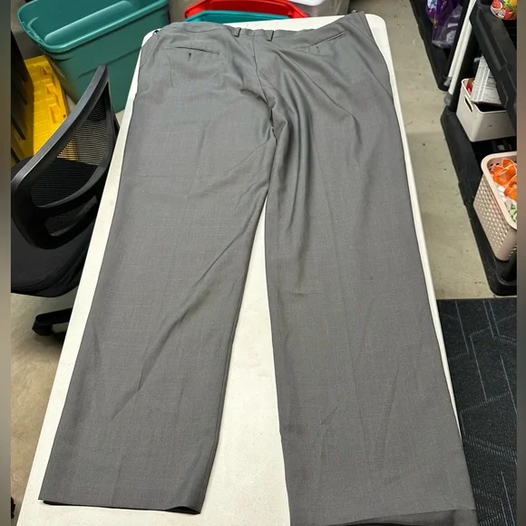 Haggar Dress pants 38x32 - Picture 3 of 3